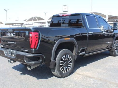 Used 2024 GMC Sierra 2500 Denali Ultimate w/ Max Trailering Package AWD/4WD image 3