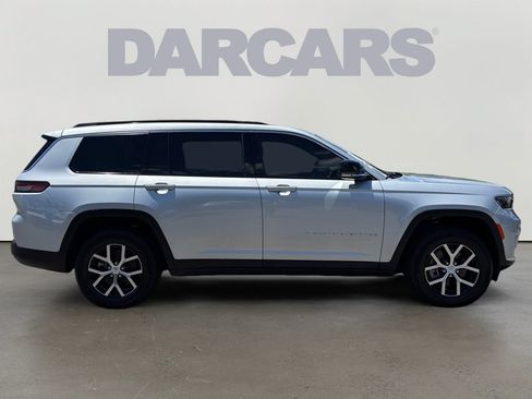 Used 2025 Jeep Grand Cherokee L Limited w/ Trailer Tow Package AWD/4WD image 8
