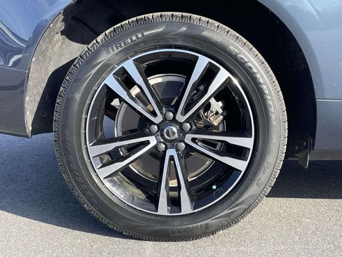 Used 2021 Volvo XC60 T8 Inscription Expression w/ Climate Package image 31