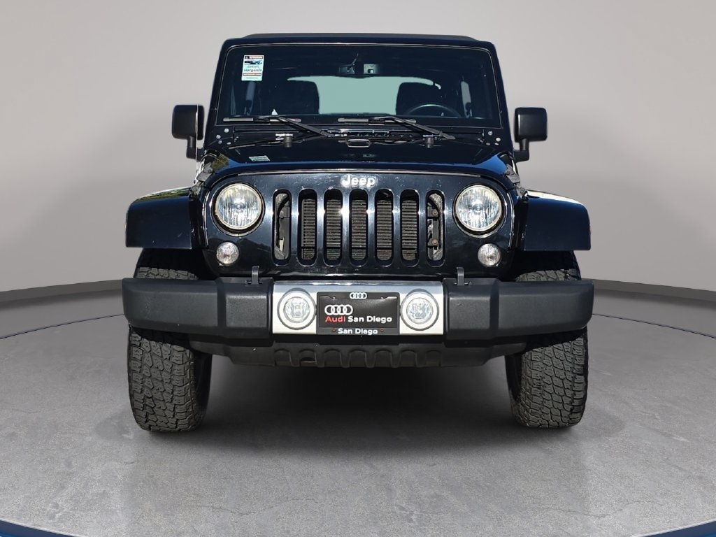 Used 2015 Jeep Wrangler Unlimited Sahara w/ Connectivity Group AWD/4WD image 3