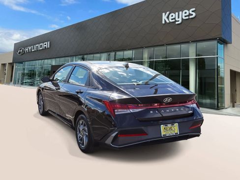 Certified 2024 Hyundai Elantra Blue image 7