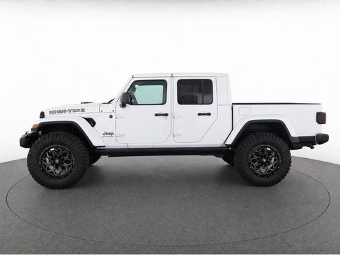 Used 2025 Jeep Gladiator Sport AWD/4WD image 3