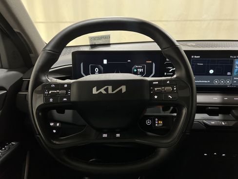 Used 2024 Kia EV9 Wind AWD/4WD image 31