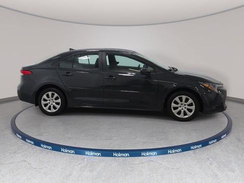 Used 2025 Toyota Corolla LE FWD image 5