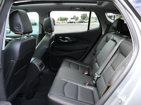 Used 2024 GMC Terrain AT4 w/ Tech Package AWD/4WD image 27