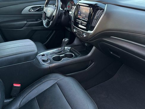 Used 2020 Chevrolet Traverse LT w/ LPO, Black Accent Package image 20