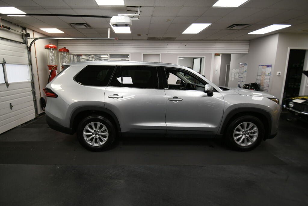Certified 2025 Toyota Grand Highlander AWD image 8