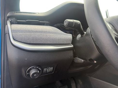 Used 2024 Jeep Compass Latitude AWD/4WD image 13