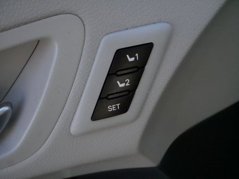 Certified 2024 Toyota Sienna Limited image 19