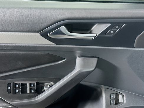 Used 2023 Volkswagen Jetta Sport image 15