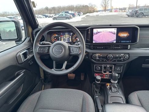 Used 2025 Jeep Wrangler Unlimited Rubicon image 20