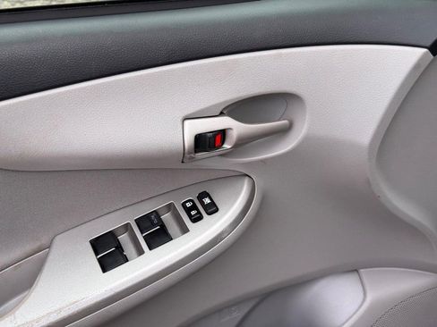 Used 2011 Toyota Corolla LE image 18