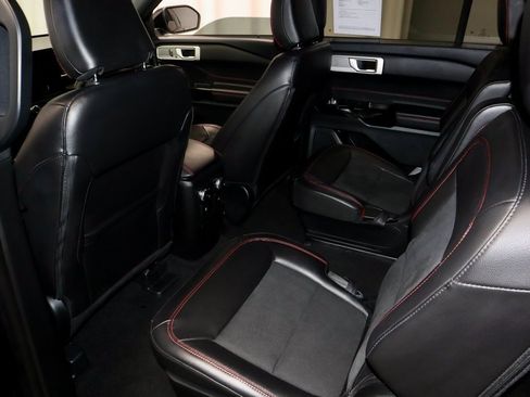 Certified 2024 Ford Explorer ST-Line w/ Class IV Trailer Tow Package image 22