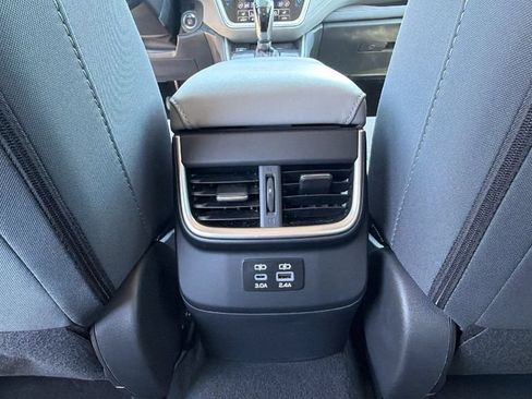 Used 2024 Subaru Outback Premium AWD/4WD image 25