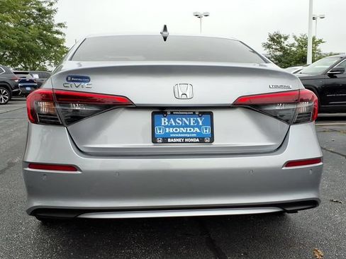 Certified 2024 Honda Civic Touring image 9