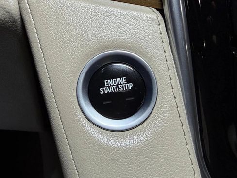 Used 2019 Cadillac Escalade Luxury AWD/4WD image 40