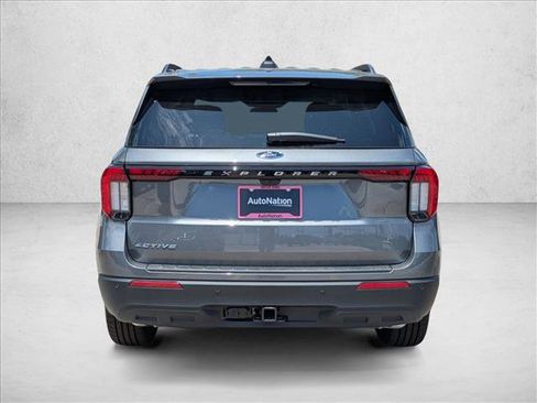 New 2026 Ford Explorer Active RWD image 8