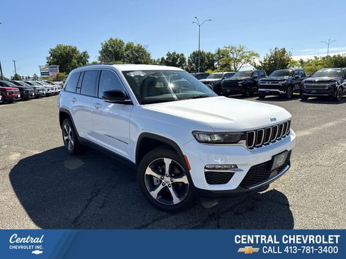 Used 2023 Jeep Grand Cherokee Limited AWD/4WD image 1