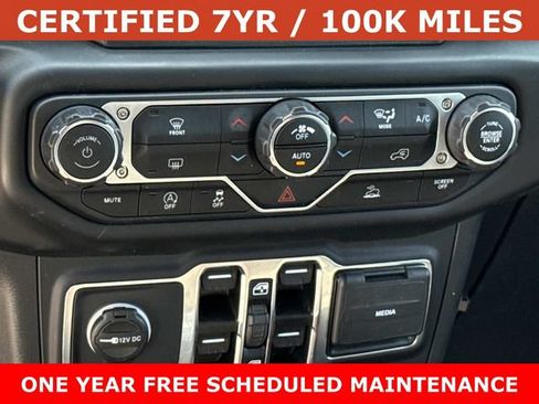 Used 2023 Jeep Wrangler Unlimited Sahara AWD/4WD image 21