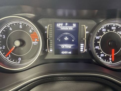 Used 2021 Jeep Cherokee Latitude Plus image 14