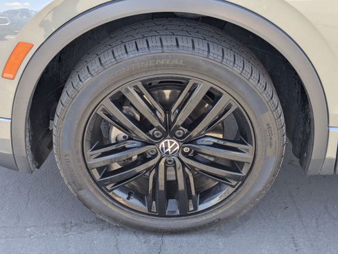 Used 2022 Volkswagen Tiguan SE R-Line AWD/4WD image 13
