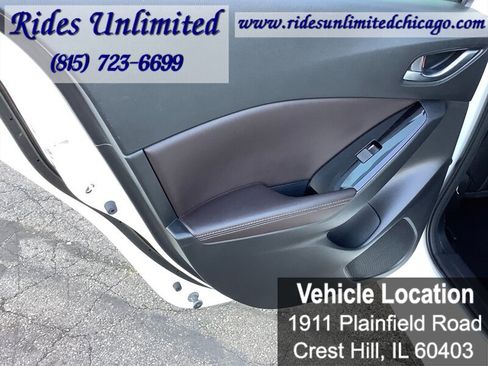 Used 2018 MAZDA MAZDA3 Touring FWD image 27