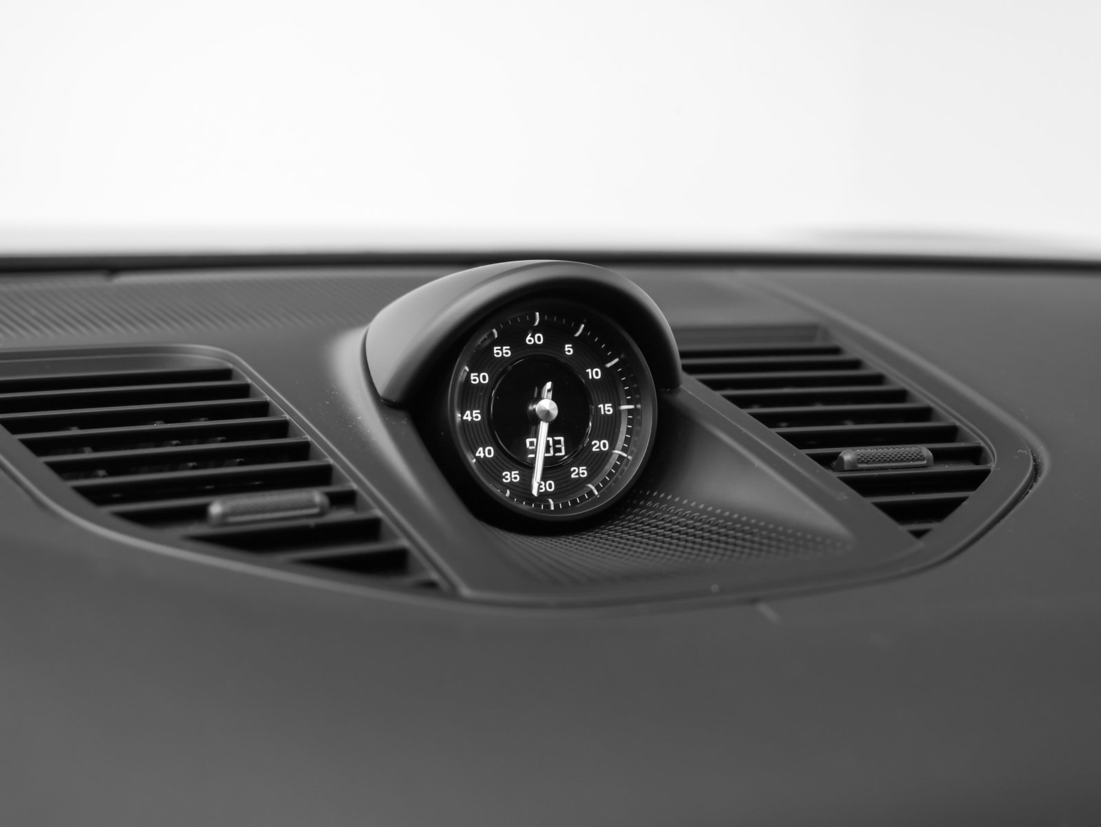 Certified 2025 Porsche Panamera 4 AWD/4WD image 37