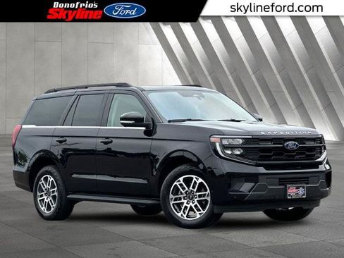 Certified 2025 Ford Expedition Active AWD/4WD image 1