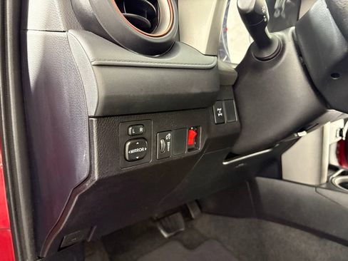 Used 2016 Toyota RAV4 LE AWD/4WD image 16