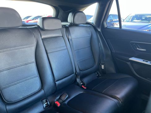 Used 2024 Mercedes-Benz GLC 300 image 37