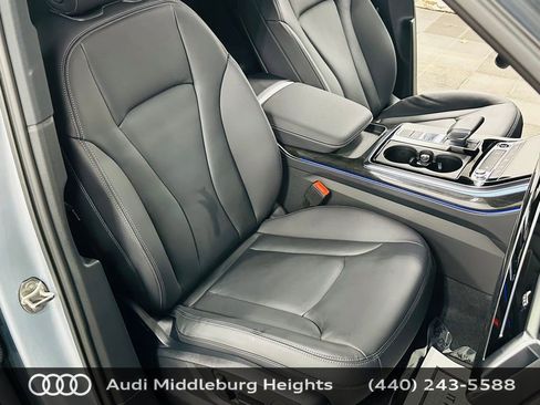 Certified 2025 Audi Q7 2.0T Premium w/ Convenience Plus Package AWD/4WD image 27