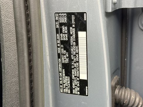 Used 2023 Volvo XC40 B5 Plus image 26