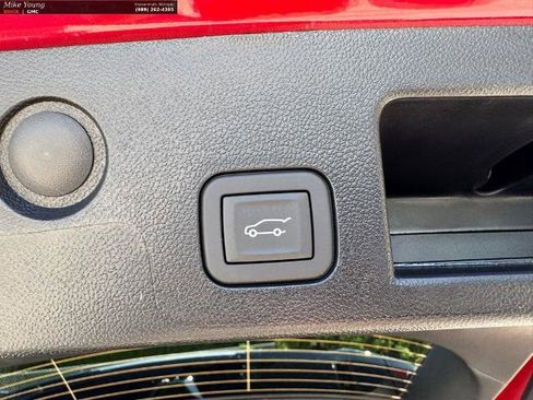 New 2026 GMC Terrain AT4 w/ Technology Package II AWD/4WD image 7