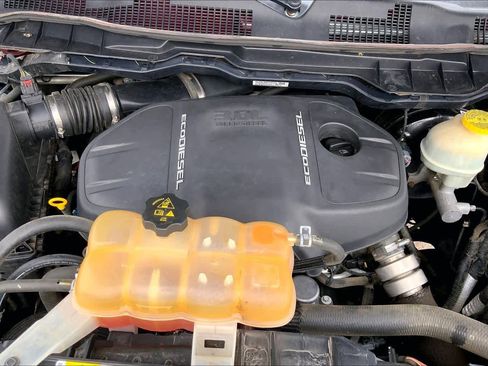 Used 2018 RAM 1500 Limited image 32