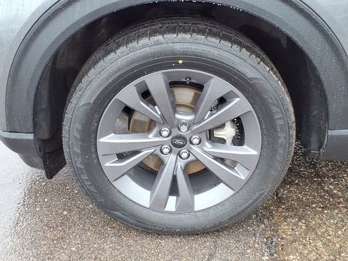 Certified 2023 Ford Explorer XLT w/ Equipment Group 202A AWD/4WD image 9