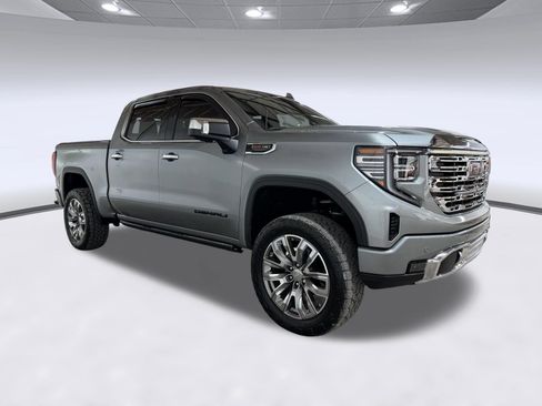 Used 2025 GMC Sierra 1500 Denali AWD/4WD image 7