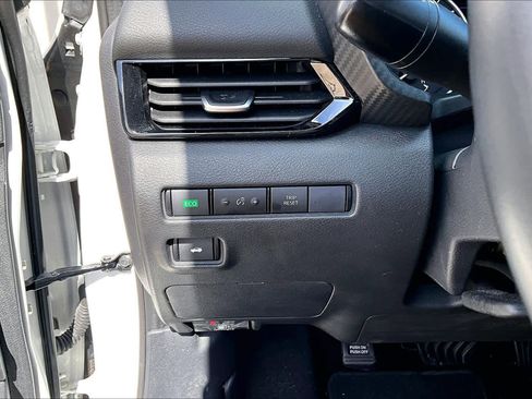 Certified 2023 Nissan Sentra SV w/ Trunk Package FWD image 33