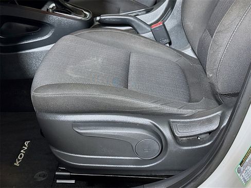 Used 2022 Hyundai Kona SEL w/ Cargo Package image 16