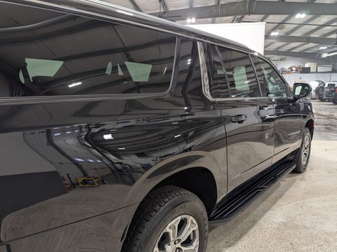 Used 2022 GMC Yukon XL SLE w/ Gmc Pro Safety Plus Package image 3