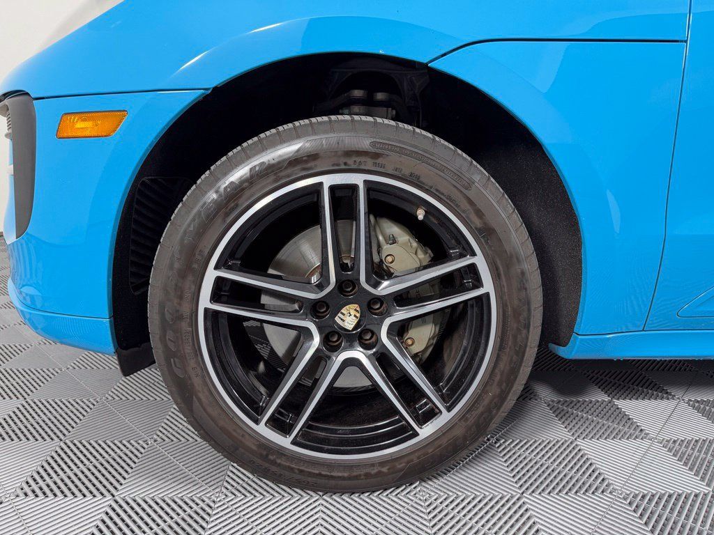Certified 2021 Porsche Macan S AWD/4WD image 16