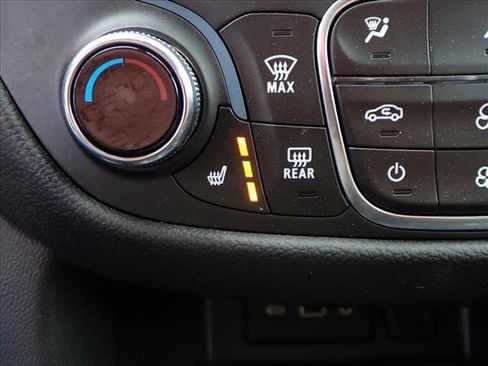 Used 2023 Chevrolet Equinox LT w/ Driver Convenience Package image 17