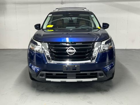 Used 2023 Nissan Pathfinder Platinum image 14