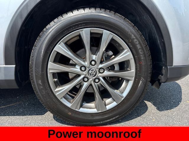 Used 2018 Toyota RAV4 Limited AWD/4WD image 40
