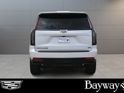 Used 2022 Cadillac Escalade Sport Platinum w/ LPO, ONYX Package AWD/4WD image 7