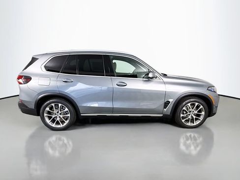 New 2026 BMW X5 xDrive50e w/ Climate Comfort Package AWD/4WD image 8