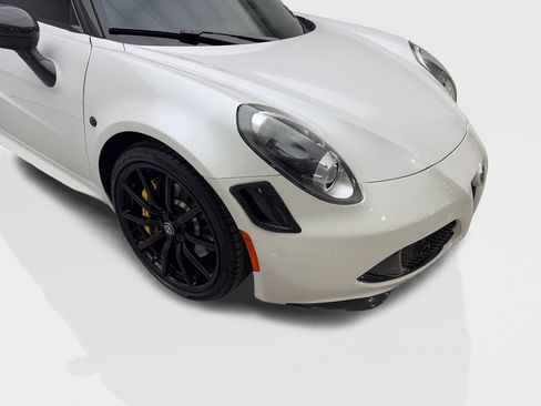 Used 2018 Alfa Romeo 4C Spider RWD image 19