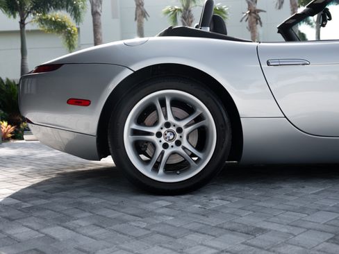 Used 2002 BMW Z8 RWD image 13