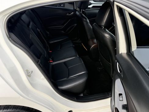 Used 2018 MAZDA MAZDA3 Touring FWD image 11
