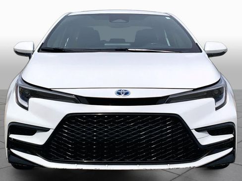Used 2024 Toyota Corolla SE w/ SE Package FWD image 4
