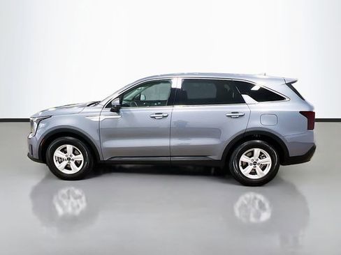 Certified 2025 Kia Sorento LX FWD image 4